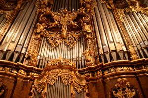 Aus alt mach neu: Unter Verwendung von Teilen eines Vorgängerinstruments entstand zwischen 1977 und 1981 die neue Großorgel im Passauer Stephansdom.