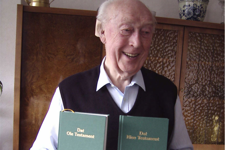 Harwerth zeigt plattdeutsche Bibeln