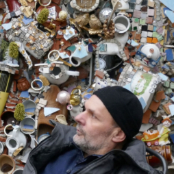 Schloss Lilllliput: Echte Häuser haben Kurven Reportage vom Schloss-Lillllipit von Hundertwasser-Verehrer Steffen Modrach