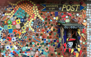 Reportage vom Schloss-Lillllipit von Hundertwasser-Verehrer Steffen Modrach