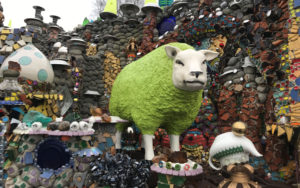 Reportage vom Schloss-Lillllipit von Hundertwasser-Verehrer Steffen Modrach