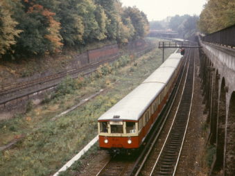 Halbzug der Baureihe ET 165 bei der BVG